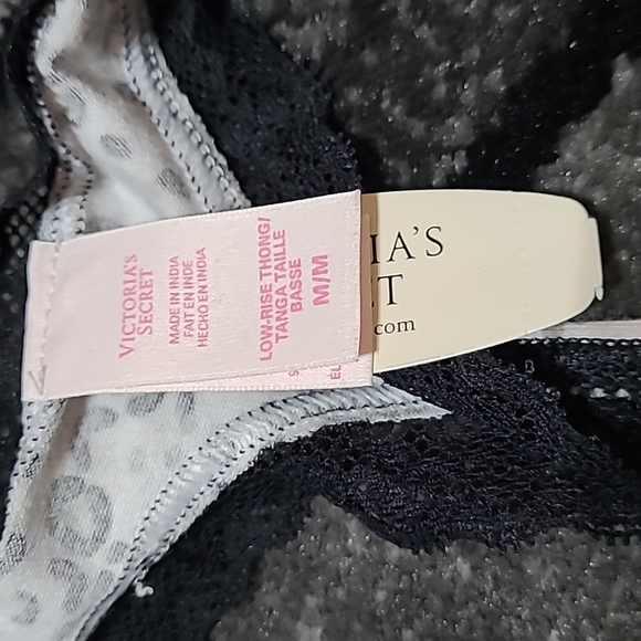 Victoria Secret 2012 LOW-RISE LACE TRIM LEOPARD & BLACK THONGS BUNDLE - Picture 16 of 16